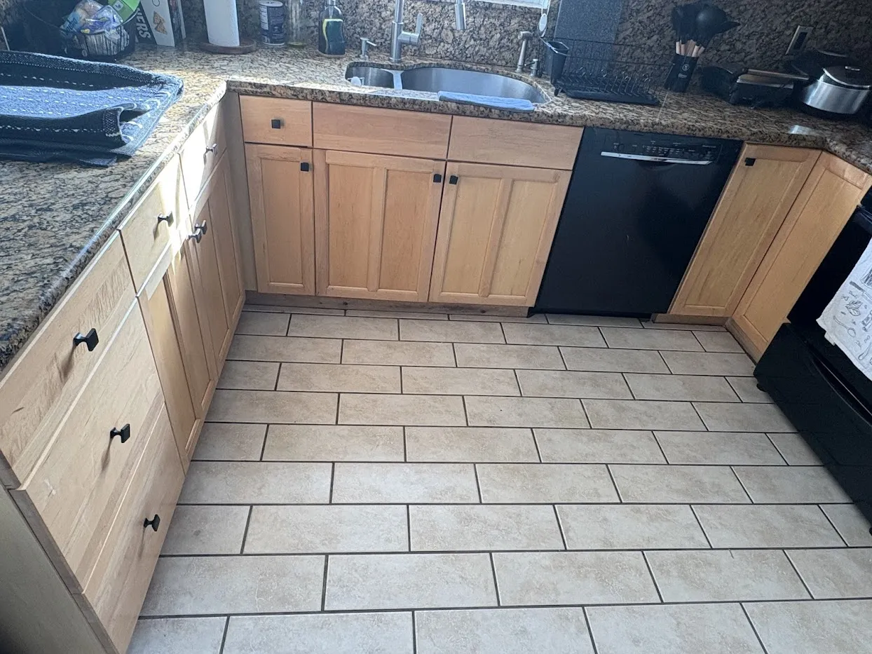 Kitchen Tile cleaning & Color Sealing - West Palm Beach, FL - Before